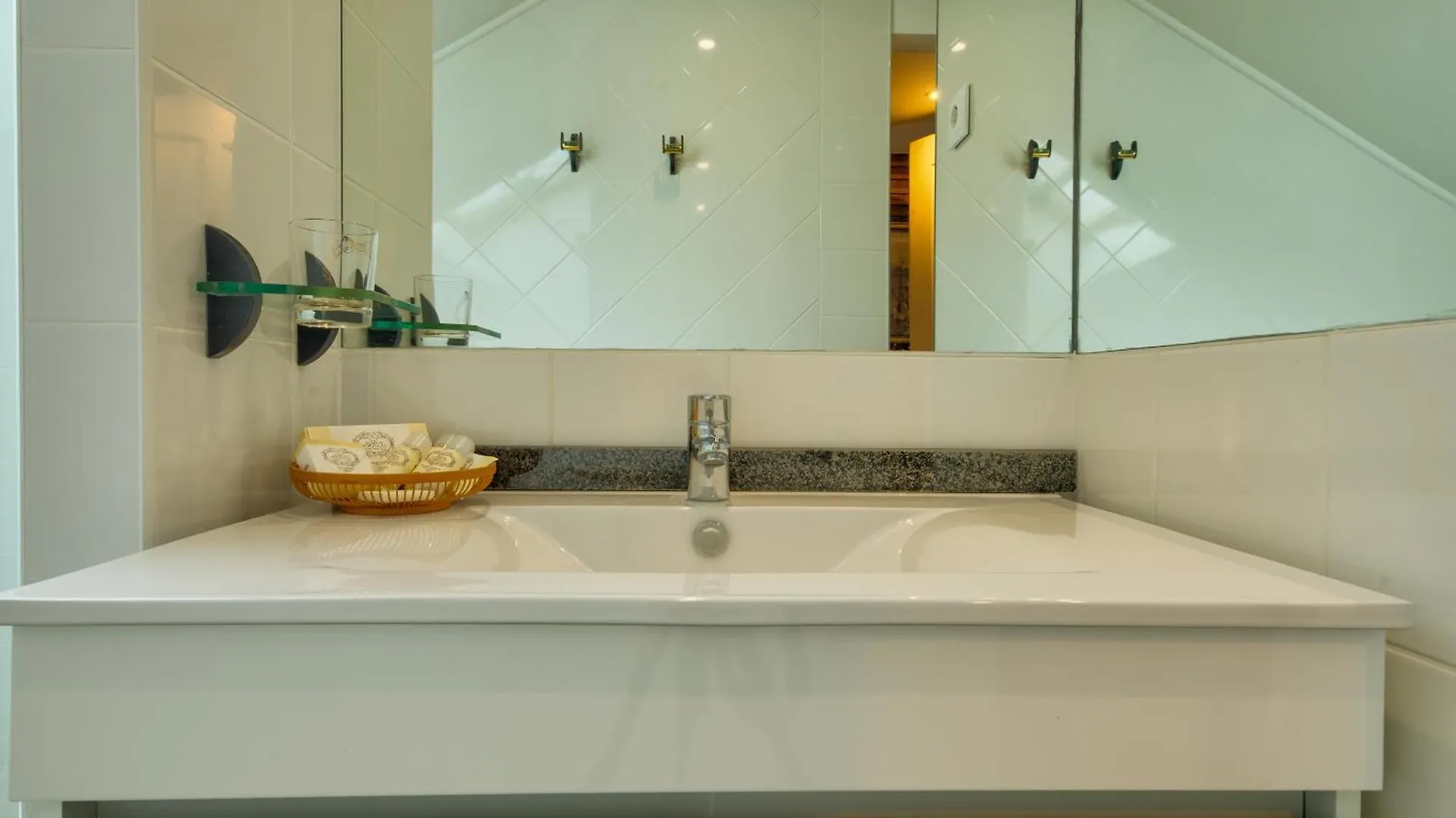 Adore Portugal Coimbra Guest House